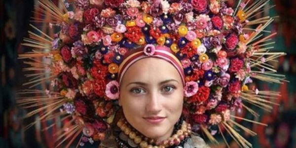 Ancient Ukrainian Headdresses are Making a Stunning Comeback | Vintage News